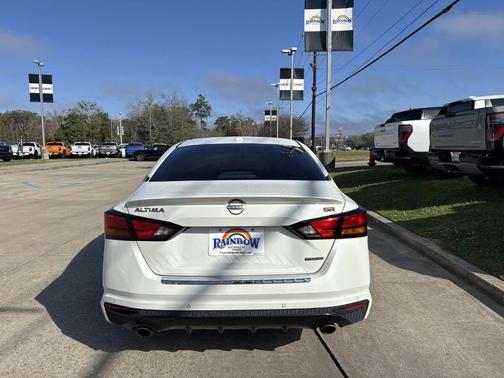 2023 Nissan Altima 2.0 SR