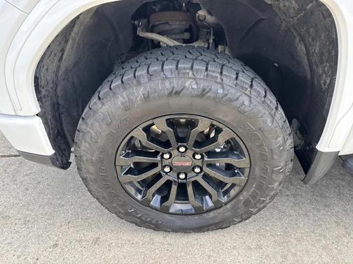 2023 GMC Sierra 1500 AT4X