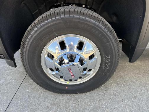 2026 GMC Sierra 3500 SLT