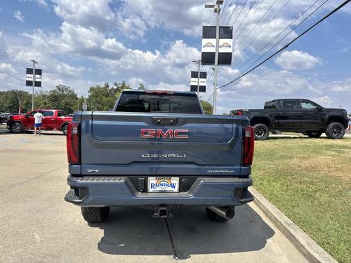2025 GMC Sierra 2500 Denali