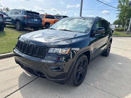 Diamond Black 2021 Jeep Grand Cherokee Laredo