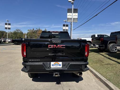 2023 GMC Sierra 2500 Denali