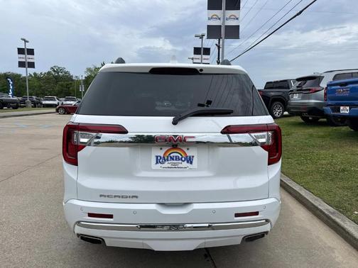 2023 GMC Acadia Denali