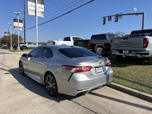 2019 Toyota Camry SE