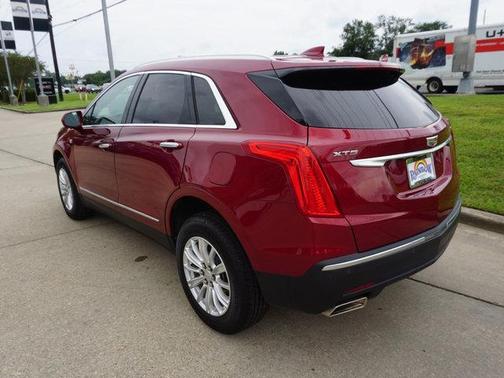 Photo 5 of 19 of 2019 Cadillac XT5 Base