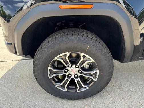 2025 GMC Canyon AT4