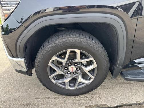 Onyx Black 2023 GMC Sierra 1500 SLT