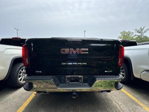 Onyx Black 2023 GMC Sierra 1500 SLT