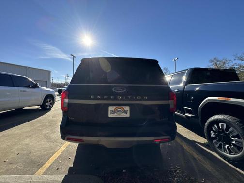 2022 Ford Expedition Max XLT