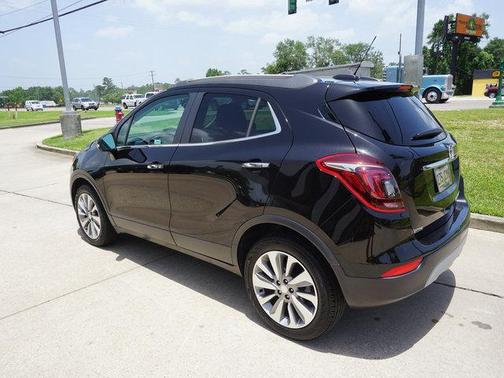 Photo 5 of 17 of 2019 Buick Encore Preferred
