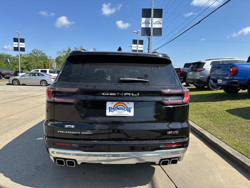 2025 GMC Acadia Denali