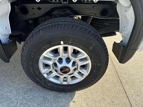 2025 GMC Sierra 2500 SLE