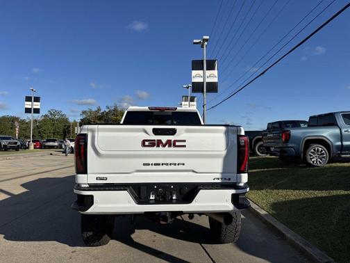 2024 GMC Sierra 2500 AT4