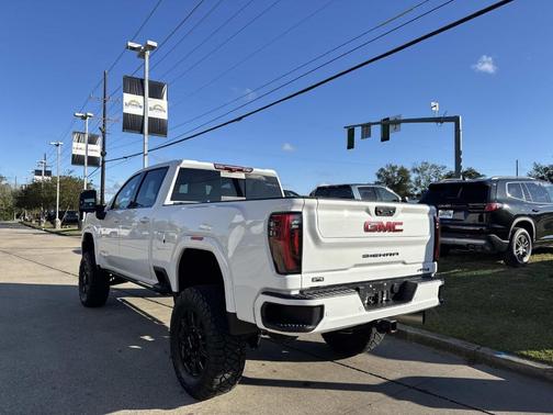 2024 GMC Sierra 2500 AT4