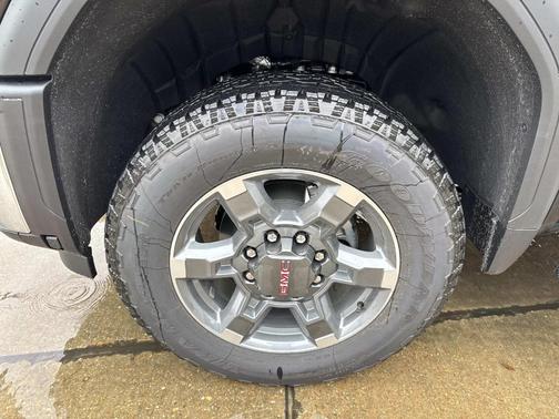 2026 GMC Sierra 2500 SLT