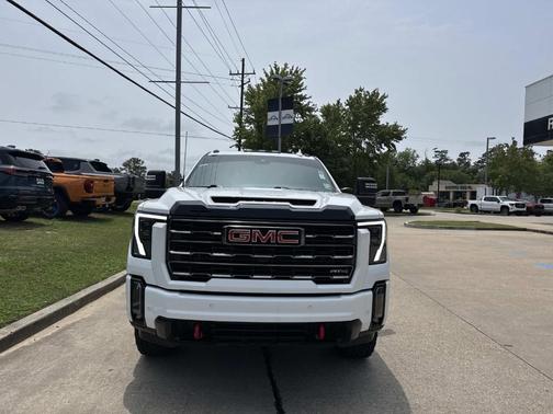 Summit White 2024 GMC Sierra 2500 AT4
