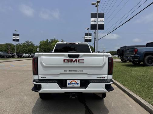 Summit White 2024 GMC Sierra 2500 AT4