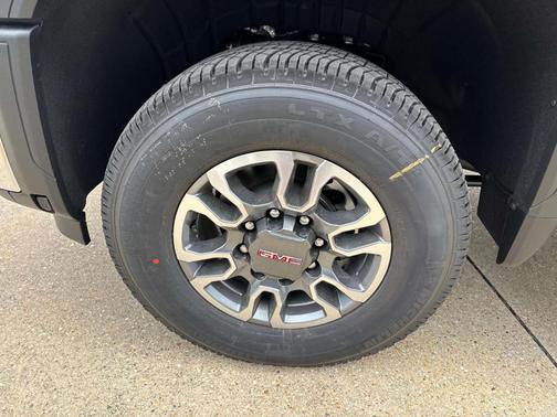 2025 GMC Sierra 2500 SLT