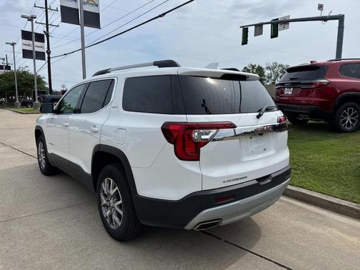 2022 GMC Acadia SLT