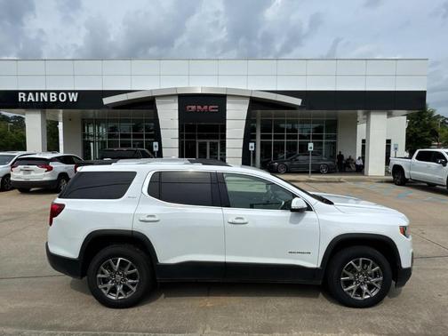 2022 GMC Acadia SLT