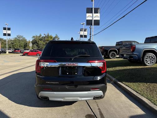 2021 GMC Acadia SLT