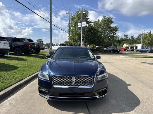 Midnight Sapphire Blue Metallic 2017 Lincoln Continental Reserve