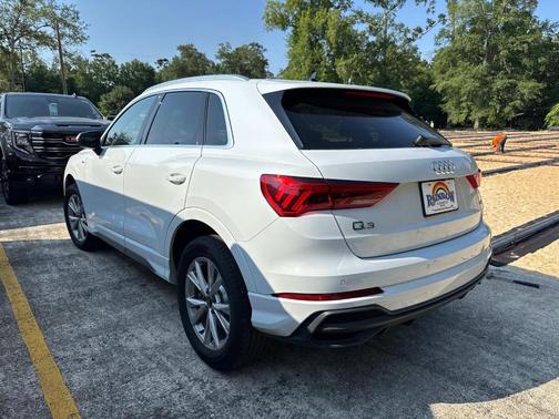 2023 Audi Q3 45 S line Premium