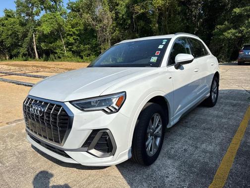 2023 Audi Q3 45 S line Premium