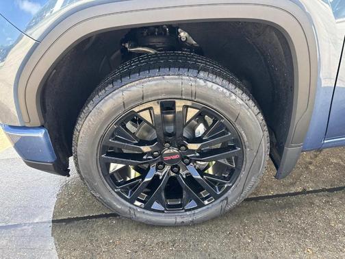 Metallic 2026 GMC Sierra 1500 Elevation