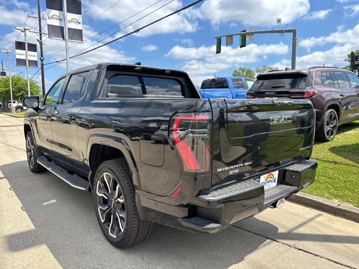 2025 GMC Sierra EV Denali