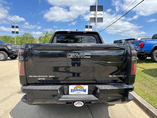 2025 GMC Sierra EV Denali