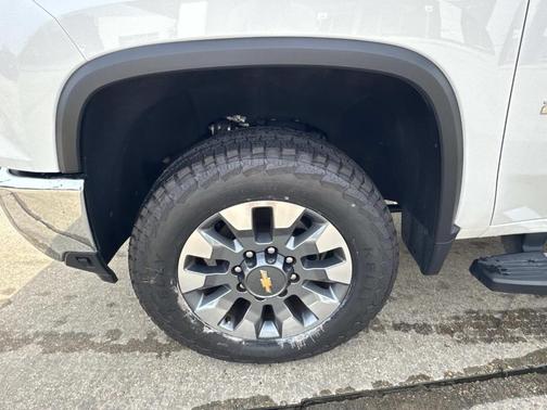 Summit White 2024 Chevrolet Silverado 2500 LT