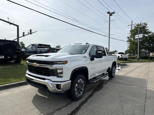 Summit White 2024 Chevrolet Silverado 2500 LT