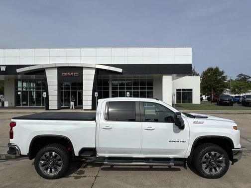 Summit White 2024 Chevrolet Silverado 2500 LT