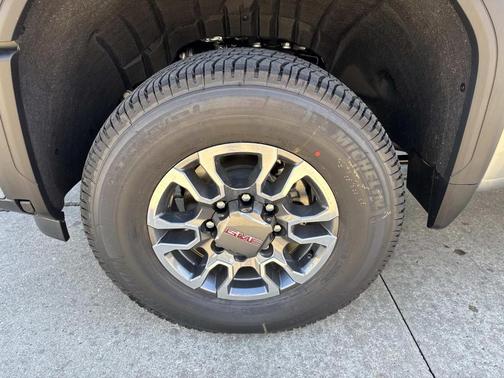 2026 GMC Sierra 2500 SLT