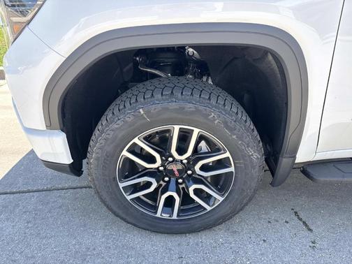 Summit White 2026 GMC Sierra 1500 AT4