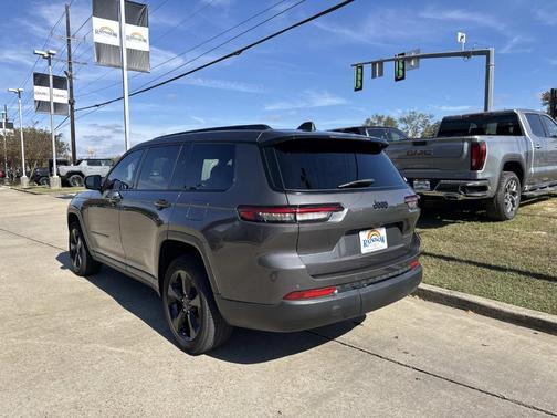 2023 Jeep Grand Cherokee L Laredo