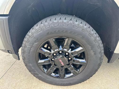 2025 GMC Sierra 2500 AT4