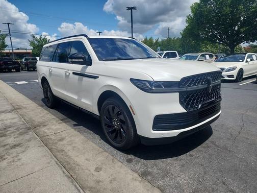 Pristine White Metallic Tri-Coat 2025 Lincoln Navigator Reserve L