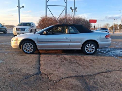 2005 Chrysler Sebring Base