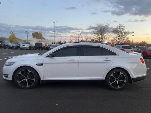 2014 Ford Taurus SHO AWD 4dr Sedan