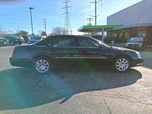 2011 Cadillac DTS Luxury Collection