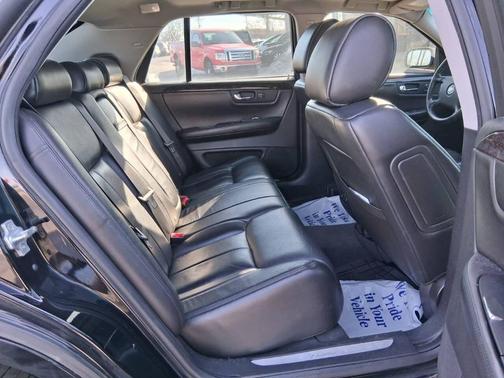 2011 Cadillac DTS Luxury Collection