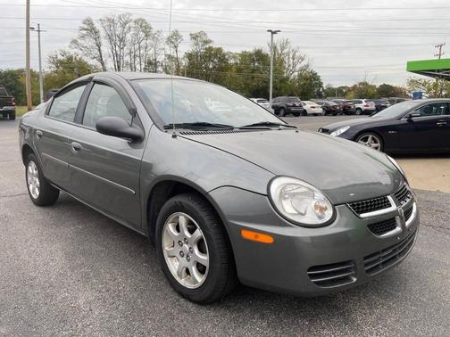 2005 Dodge Neon SXT 4dr Sedan