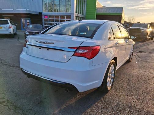 2013 Chrysler 200 Limited