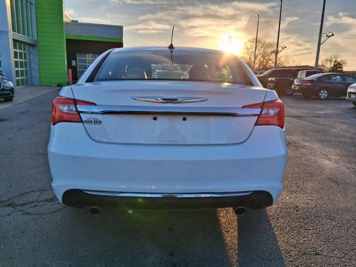 2013 Chrysler 200 Limited