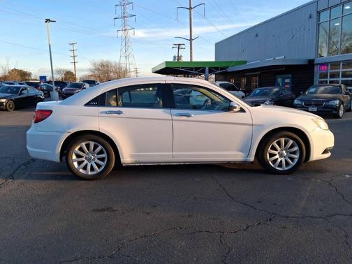 2013 Chrysler 200 Limited