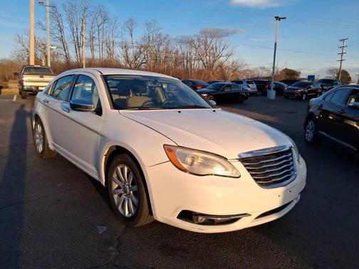 2013 Chrysler 200 Limited