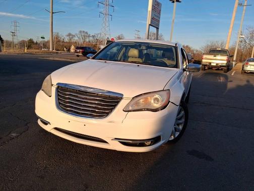 2013 Chrysler 200 Limited