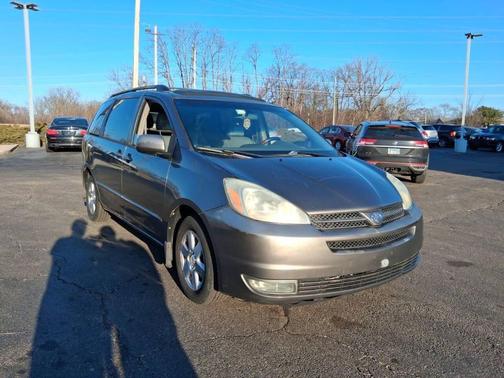 2004 Toyota Sienna XLE